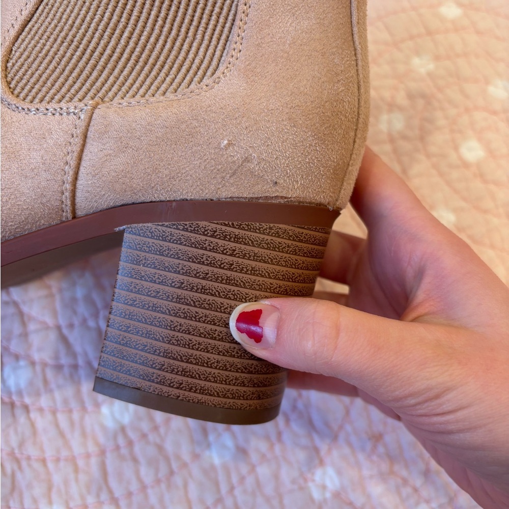 Dream Pairs Tan Heeled Boots - Picture 4 of 6